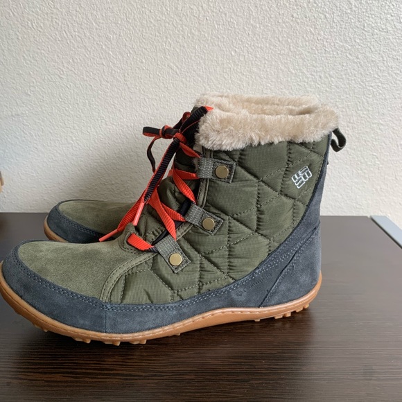 columbia walking boots womens
